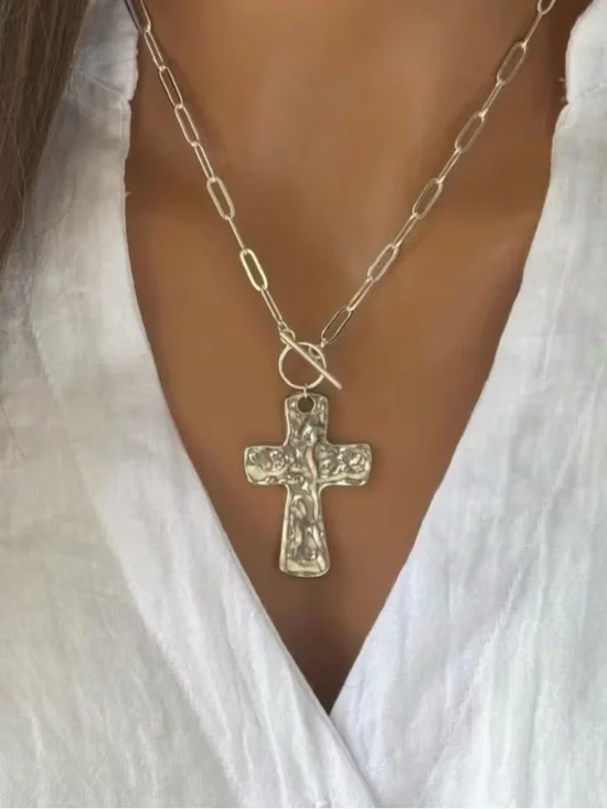 🩶 Hammered Cross Pendant Toggle Clasp Necklace - Silver Tone Paperclip Chain 🩶 - Picture 5 of 9